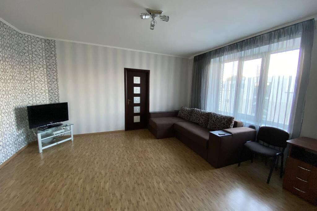 Podillia Modern Apartment Винница Экстерьер фото